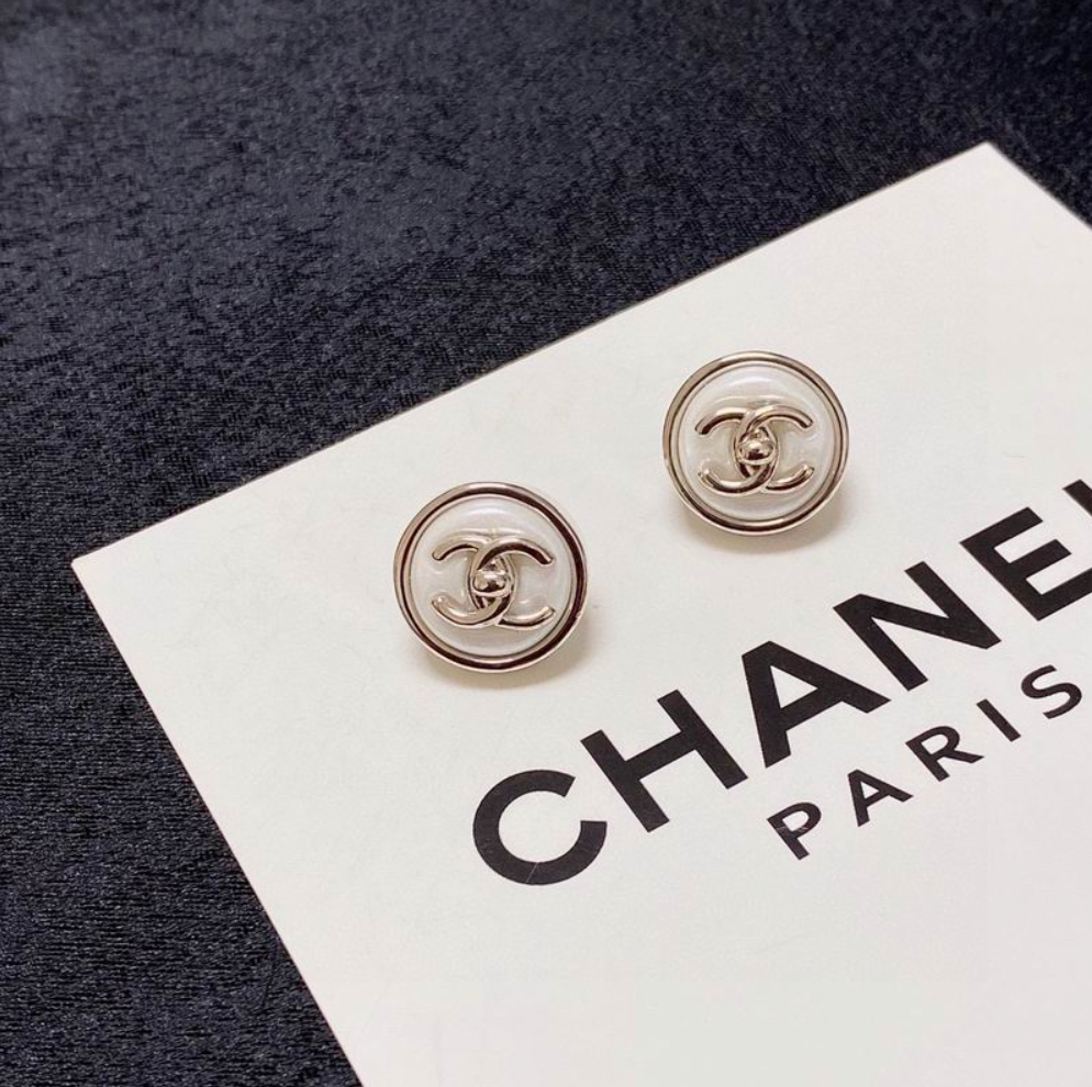 The Vintage Button Studs - White & Gold | The Retro Icon