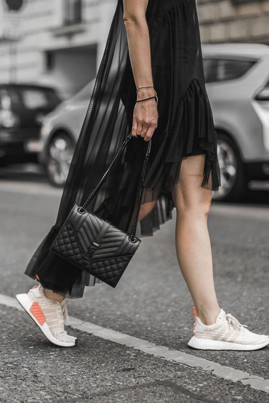 The Envelope Medium Bag - All Black / So Black | The Monogram Essential